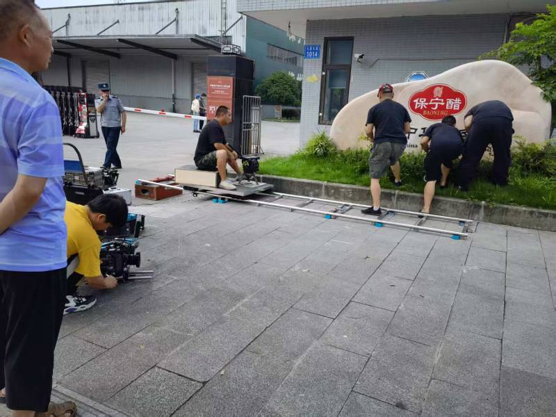 龙华区广告片拍摄公司核心优势：全流程服务，让品牌广告片省心更出彩