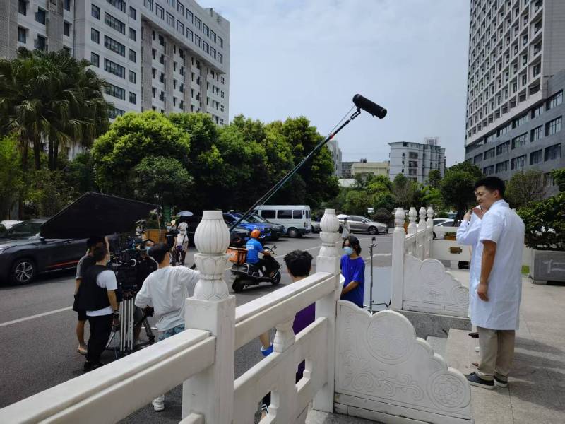 龙华区广告片拍摄公司低成本实现高规格制作的诀窍